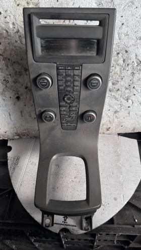       /  /  a Volvo V50 - 8650702 / 8623067