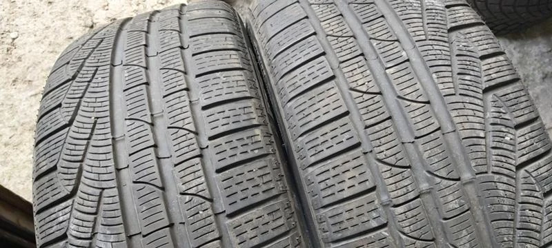 Гуми Зимни 245/40R20, снимка 2 - Гуми и джанти - 35124436