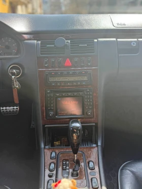 Mercedes-Benz E 320, снимка 8