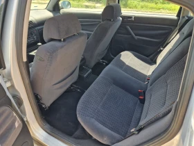 VW Passat 1 8i, 125кс, Климатик, ИТАЛИЯ-КАТО НОВ , снимка 12