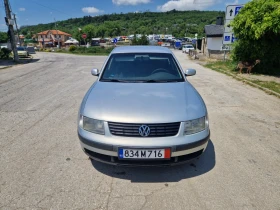 VW Passat 1 8i, 125кс, Климатик, ИТАЛИЯ-КАТО НОВ  - 1399 € / 2736.21 лв. - 17996702 8