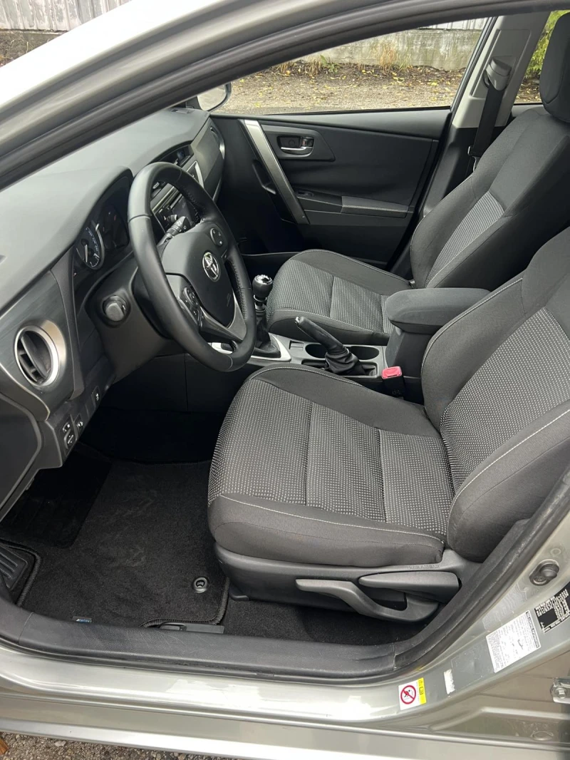 Toyota Auris Камера Франция, снимка 7 - Автомобили и джипове - 52385429