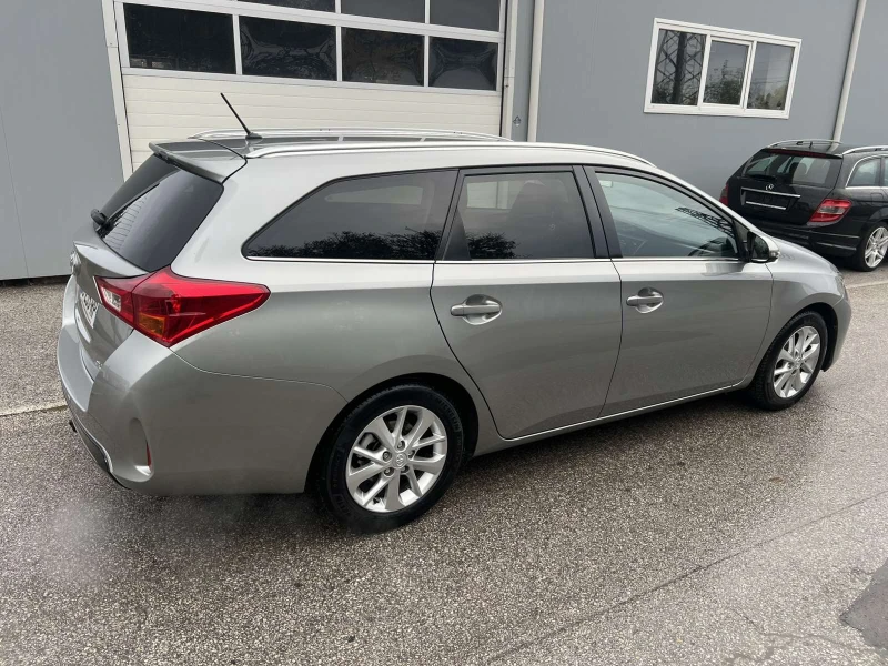 Toyota Auris Камера Франция, снимка 5 - Автомобили и джипове - 52385429