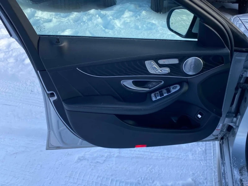 Mercedes-Benz C 400 * CARFAX * ЦЕНА ДО БГ, снимка 11 - Автомобили и джипове - 52786771