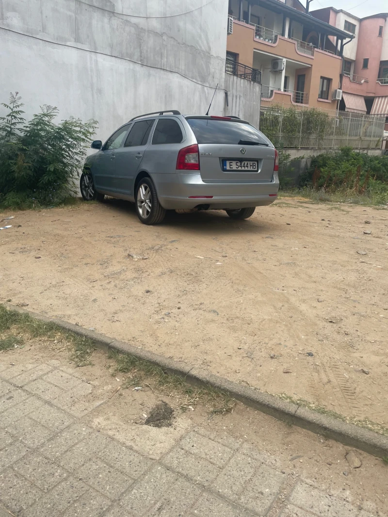 Skoda Octavia 1.6TDI 4X4 NAVI/BLUETOOTH, снимка 11 - Автомобили и джипове - 53408392