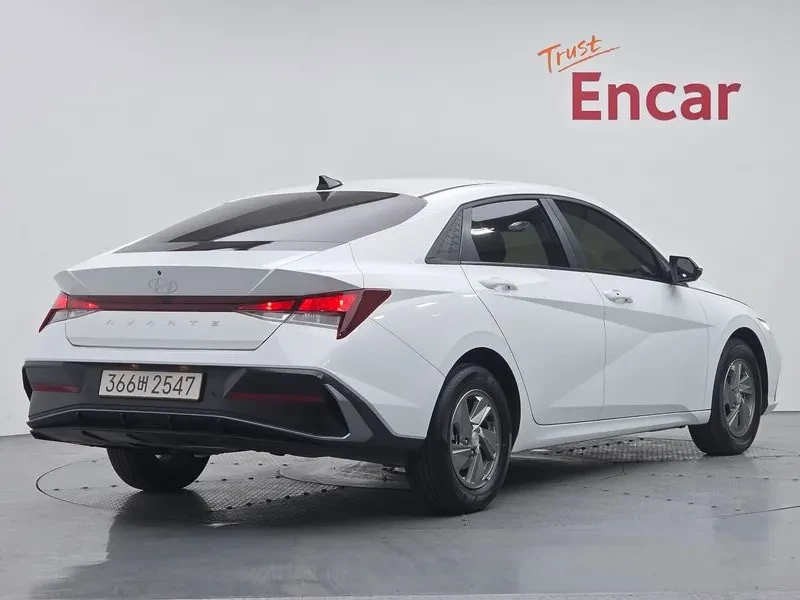 Hyundai Elantra (Cn7) 1.6 Smart, снимка 2 - Автомобили и джипове - 55087263