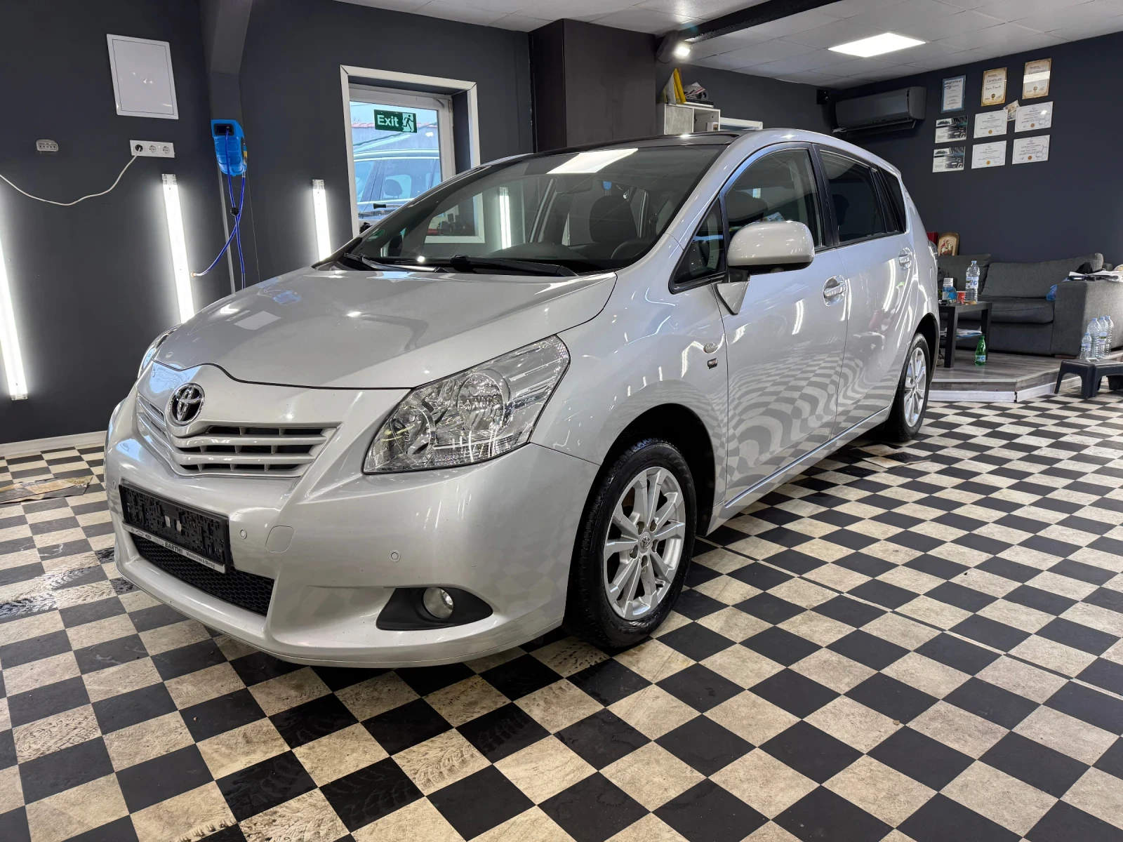 Toyota Verso 1.8VVTI EXECUTIVE PANO NAVI - изображение 2