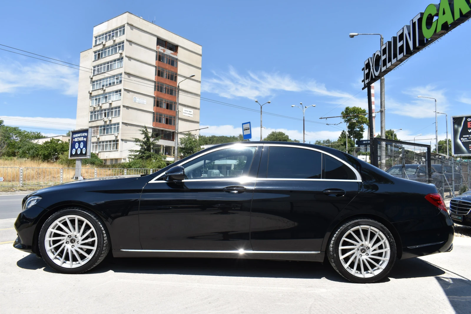Mercedes-Benz E 200  - изображение 2