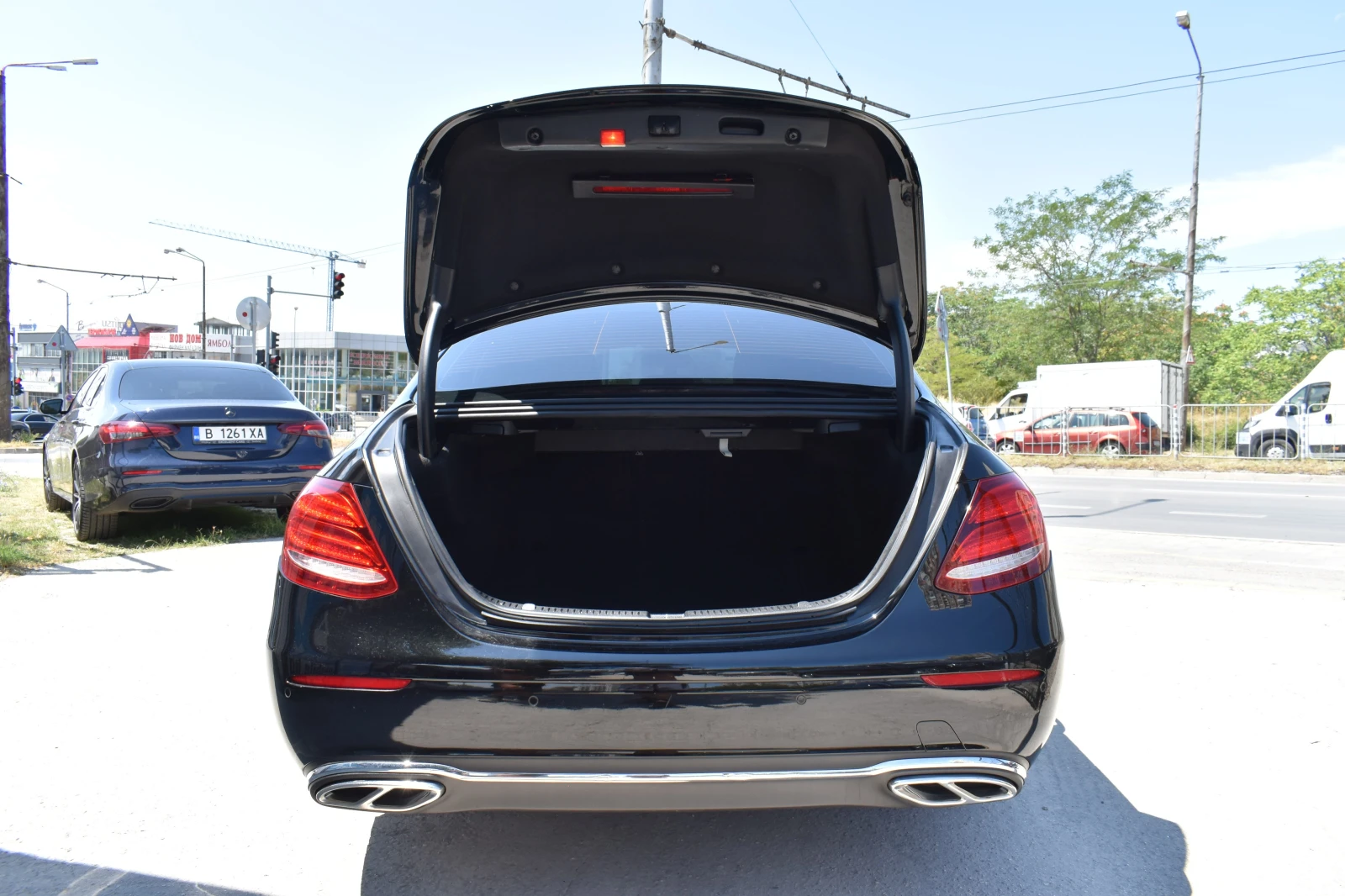 Mercedes-Benz E 200  - изображение 7