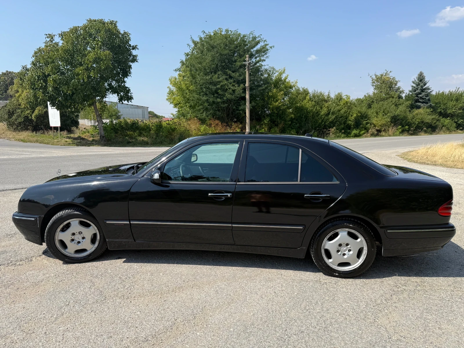 Mercedes-Benz E 320  - изображение 3