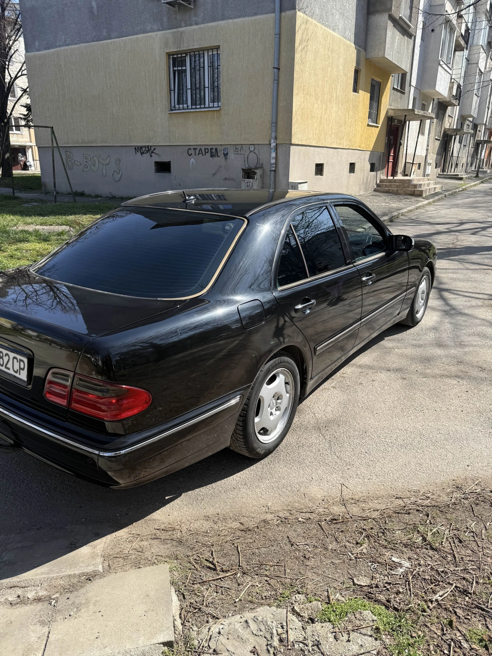 Mercedes-Benz E 320, снимка 5 - Автомобили и джипове - 53295618