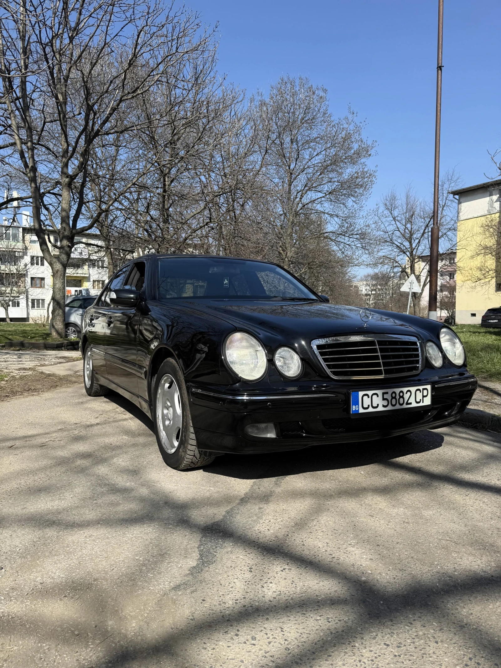 Mercedes-Benz E 320, снимка 2 - Автомобили и джипове - 53295618