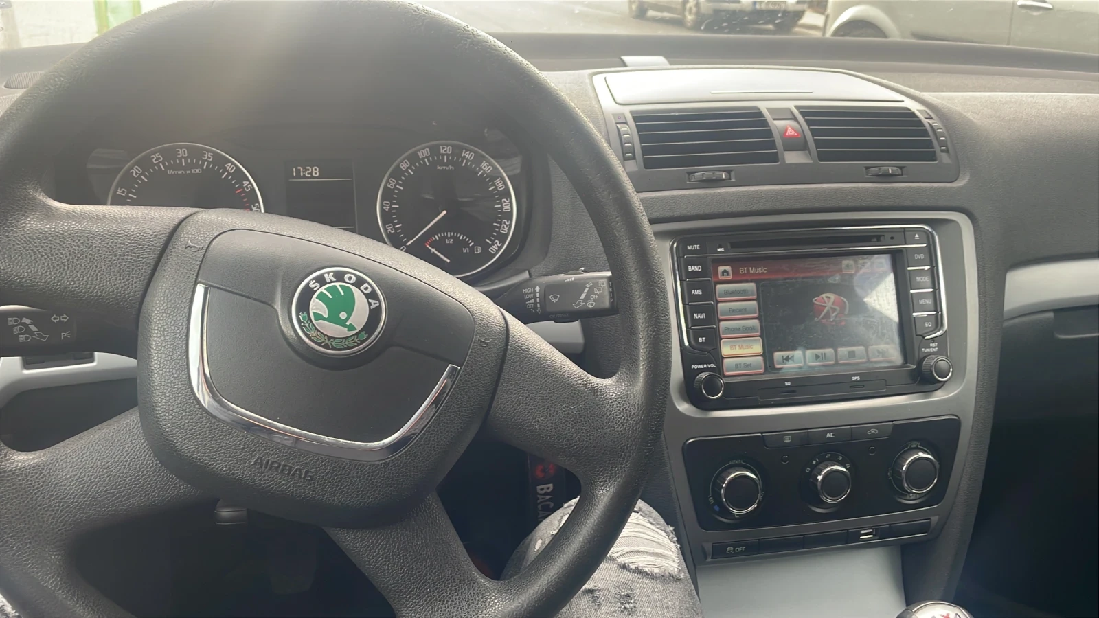 Skoda Octavia 1.6TDI 4X4 NAVI/BLUETOOTH | Mobile.bg � ����������� 12