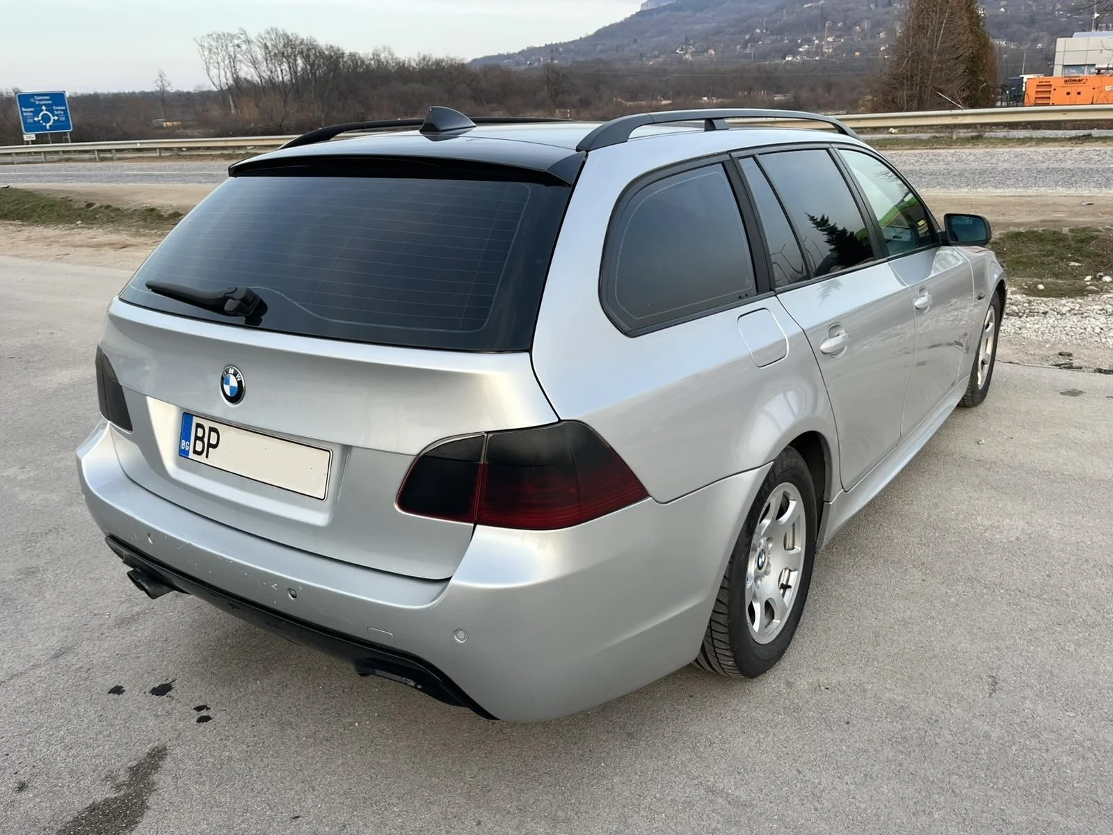 BMW 530 3.0TDI 218кс М-PACKET РЕГИСТРИРАНО ОБСЛУЖЕНО - изображение 4