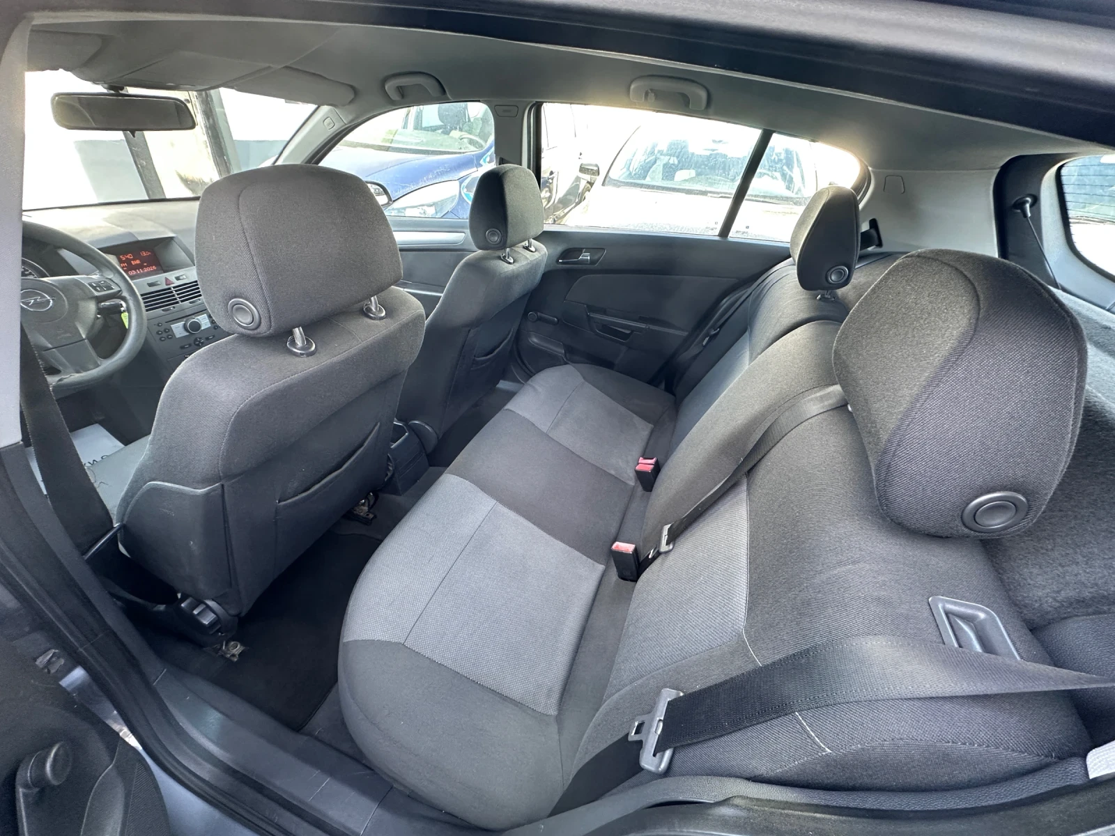 Opel Astra FaceLift - 1.4i GAZ , снимка 14 - Автомобили и джипове - 53771193