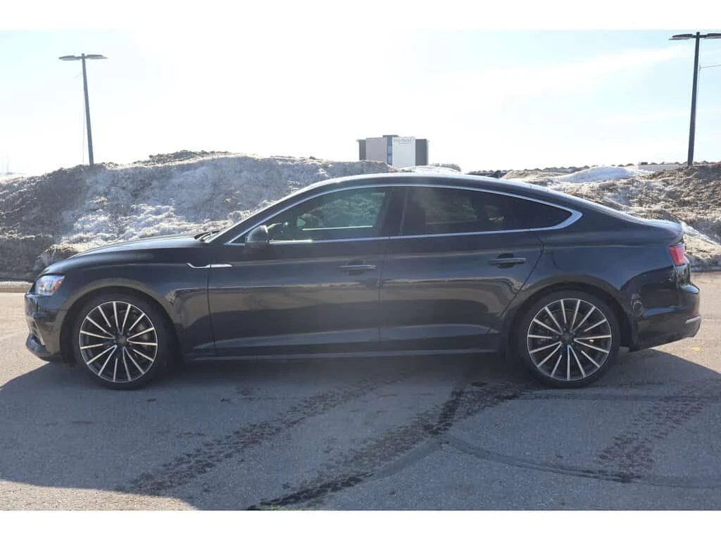 Audi A5 * Technik | | Leather Seats | * CARFAX * ЦЕНА ДО Б, снимка 2 - Автомобили и джипове - 53831327