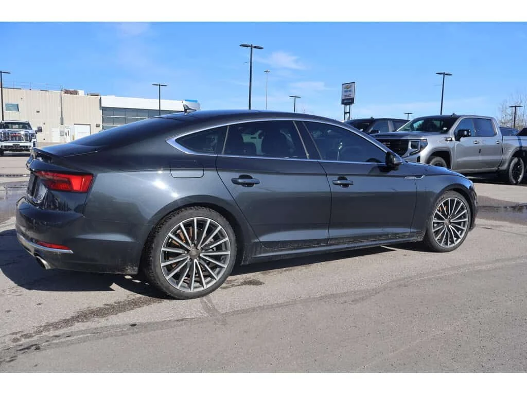 Audi A5 * Technik | | Leather Seats | * CARFAX * ЦЕНА ДО Б, снимка 3 - Автомобили и джипове - 53831327