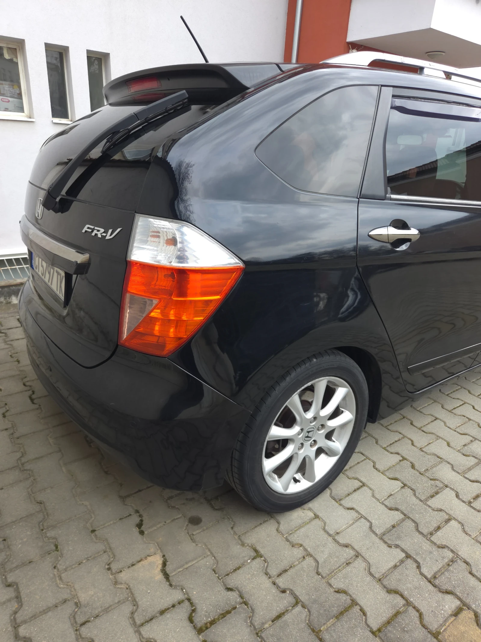 Honda Fr-v, снимка 8 - Автомобили и джипове - 53926085