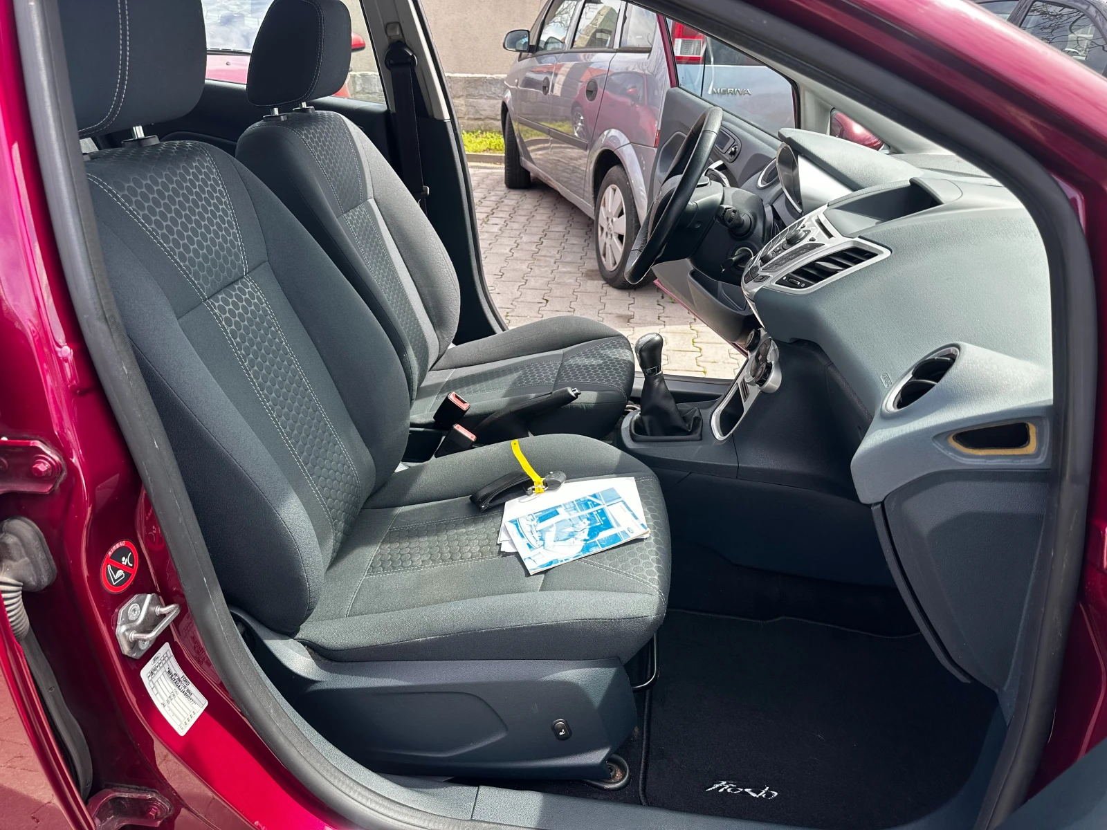 Ford Fiesta 1.6tdci 95к.с, снимка 10 - Автомобили и джипове - 54126256