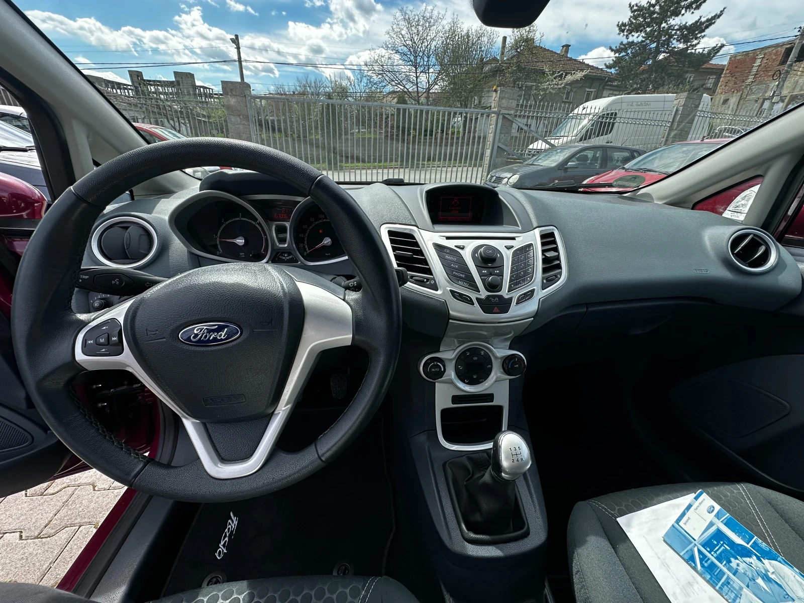 Ford Fiesta 1.6tdci 95к.с, снимка 11 - Автомобили и джипове - 54126256