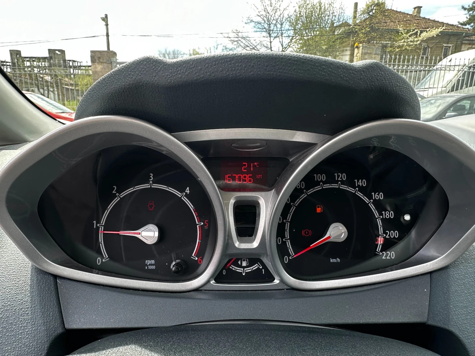 Ford Fiesta 1.6tdci 95к.с, снимка 12 - Автомобили и джипове - 54126256