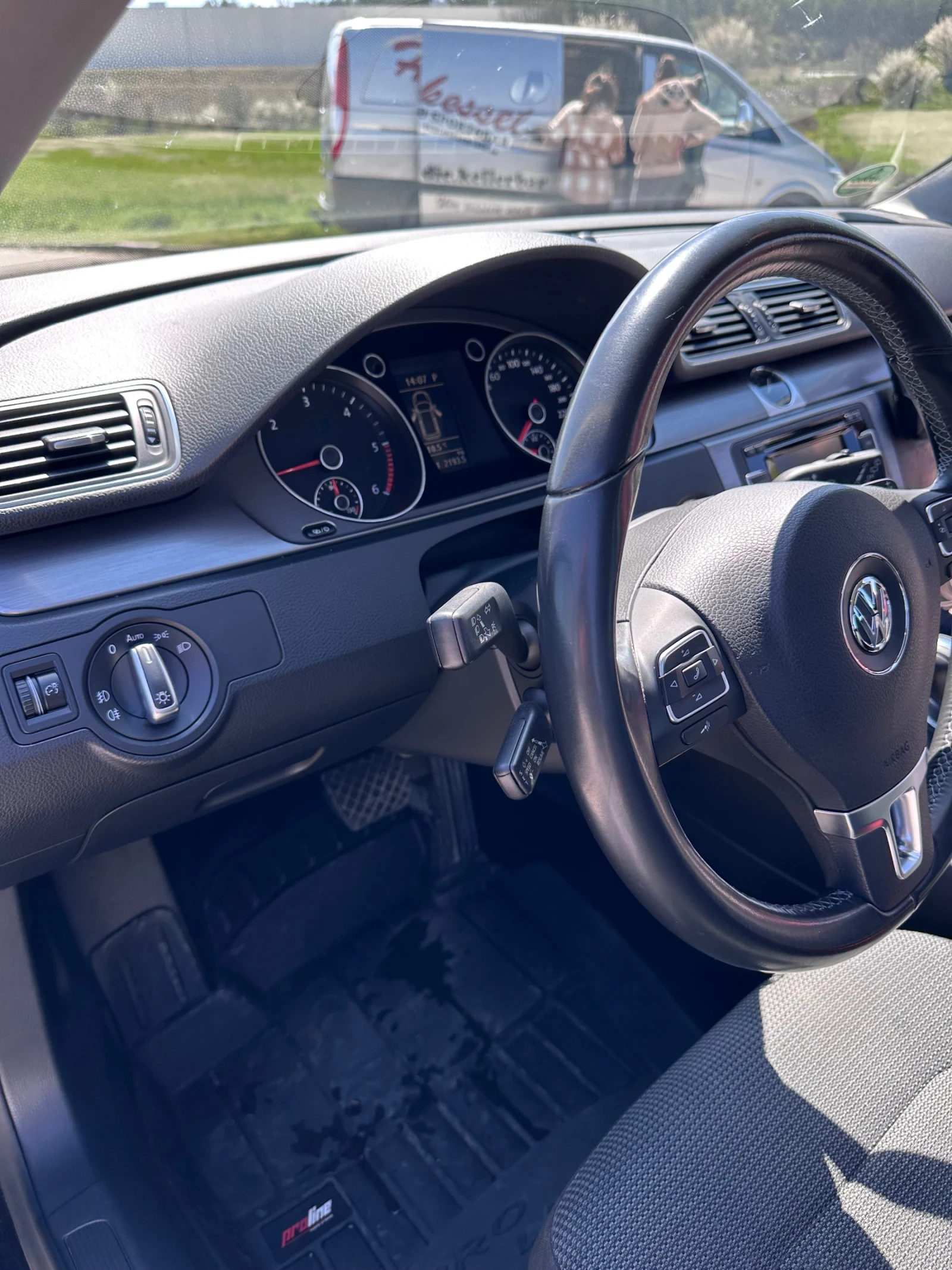 VW Passat 2.0 TDI 140, снимка 9 - Автомобили и джипове - 54172816