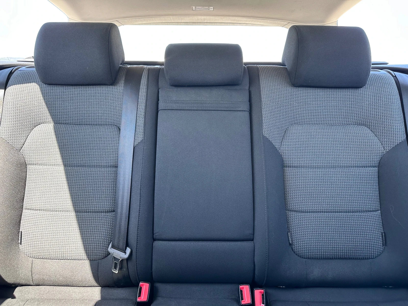 VW Passat 2.0 TDI 140, снимка 11 - Автомобили и джипове - 54172816