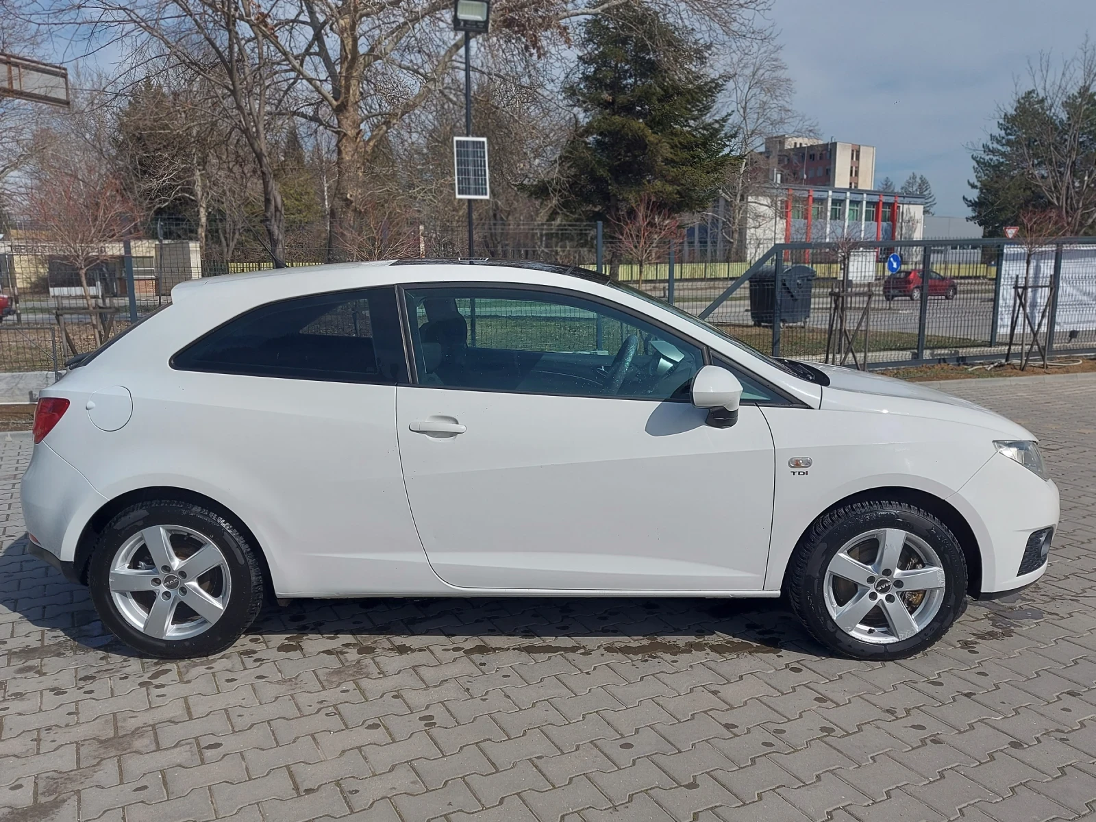Seat Ibiza 1.9 TDI Sport Coupe, снимка 4 - Автомобили и джипове - 54245222