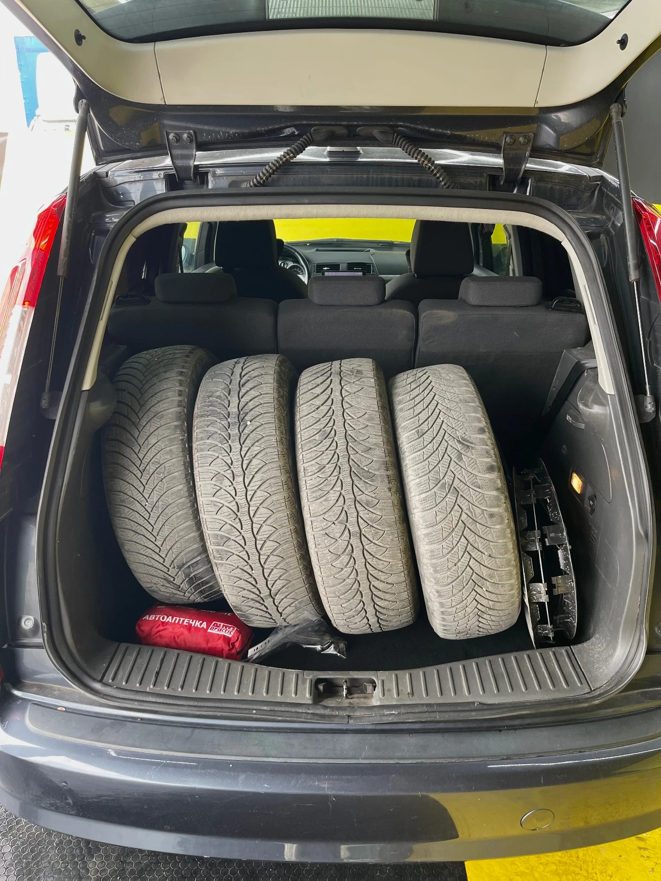 Ford C-max 1.6 TDCI FACE, снимка 11 - Автомобили и джипове - 54379844