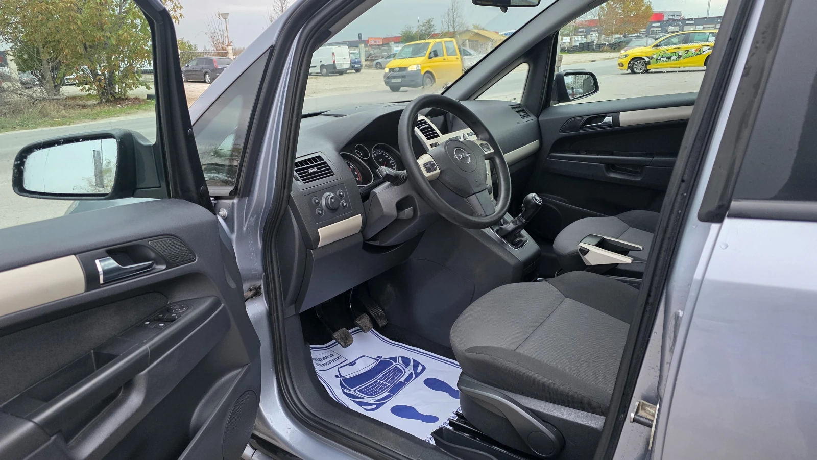 Opel Zafira БЕЗУПРЕЧЕН, снимка 6 - Автомобили и джипове - 54704544