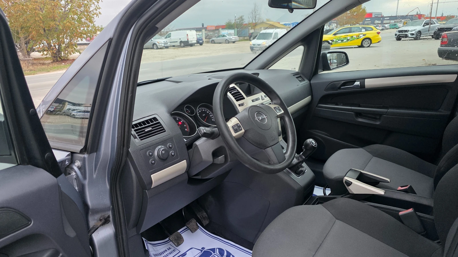Opel Zafira БЕЗУПРЕЧЕН, снимка 7 - Автомобили и джипове - 54704544