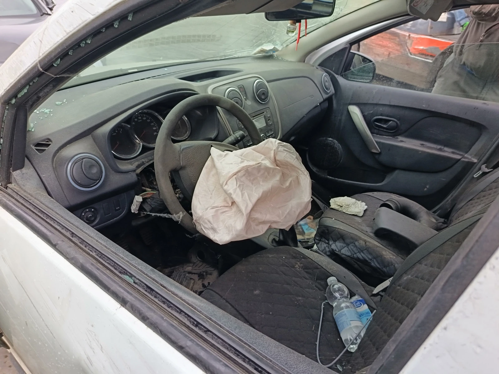 Dacia Logan 1.5DCI K9K612R, снимка 4 - Автомобили и джипове - 54708451
