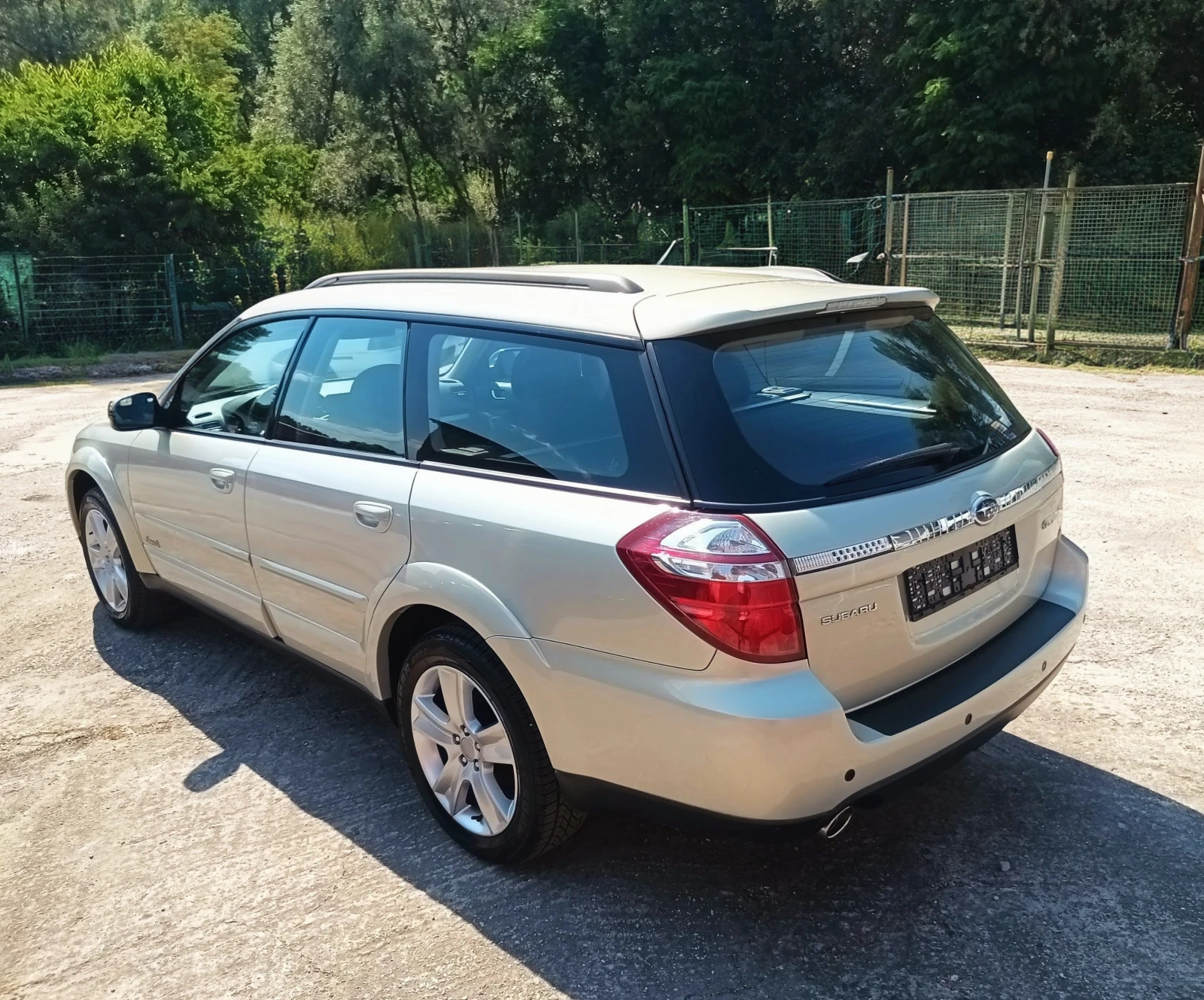 Subaru Outback 2.5i - AWD, снимка 3 - Автомобили и джипове - 55582214