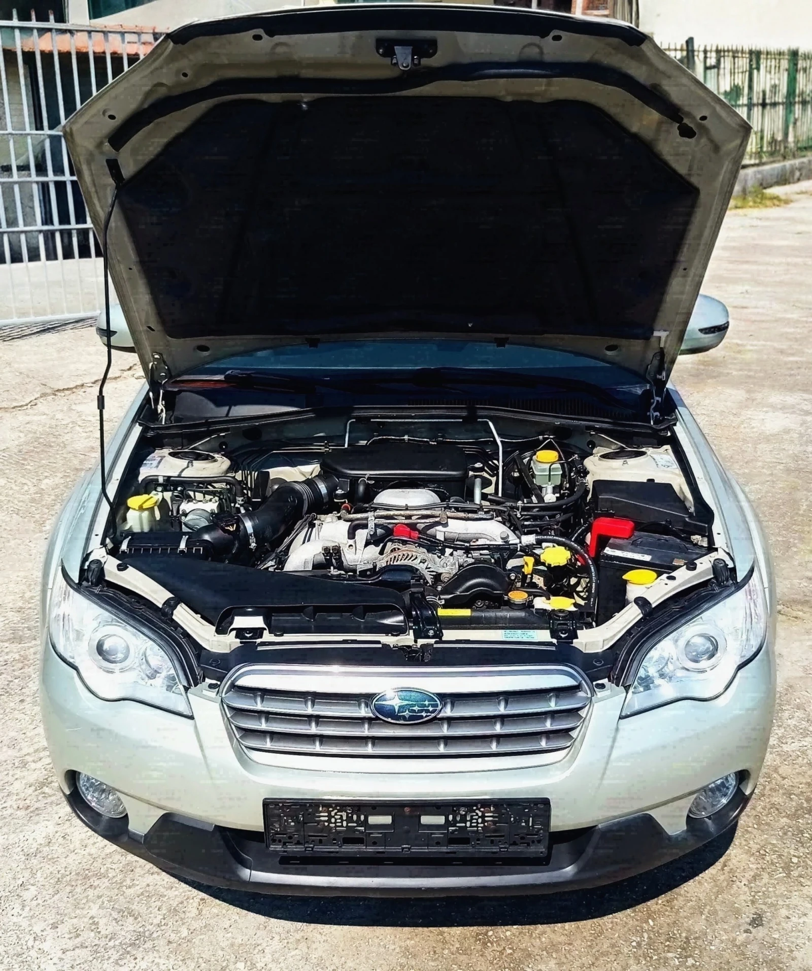 Subaru Outback 2.5i - AWD, снимка 11 - Автомобили и джипове - 55582214