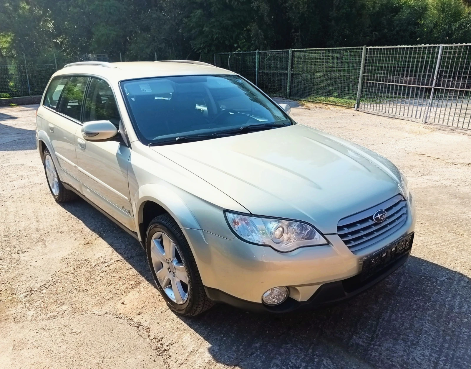 Subaru Outback 2.5i - AWD, снимка 2 - Автомобили и джипове - 55582214