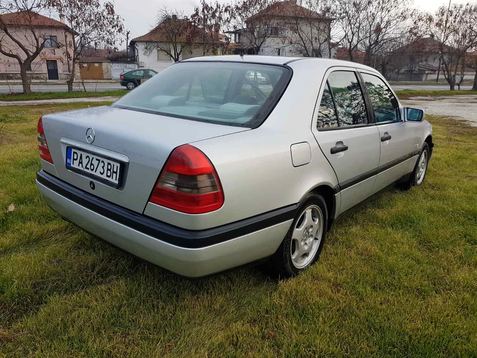 Mercedes-Benz 200, снимка 9 - Автомобили и джипове - 55656791