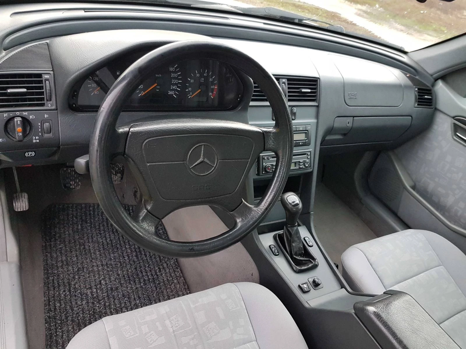 Mercedes-Benz 200, снимка 2 - Автомобили и джипове - 55656791