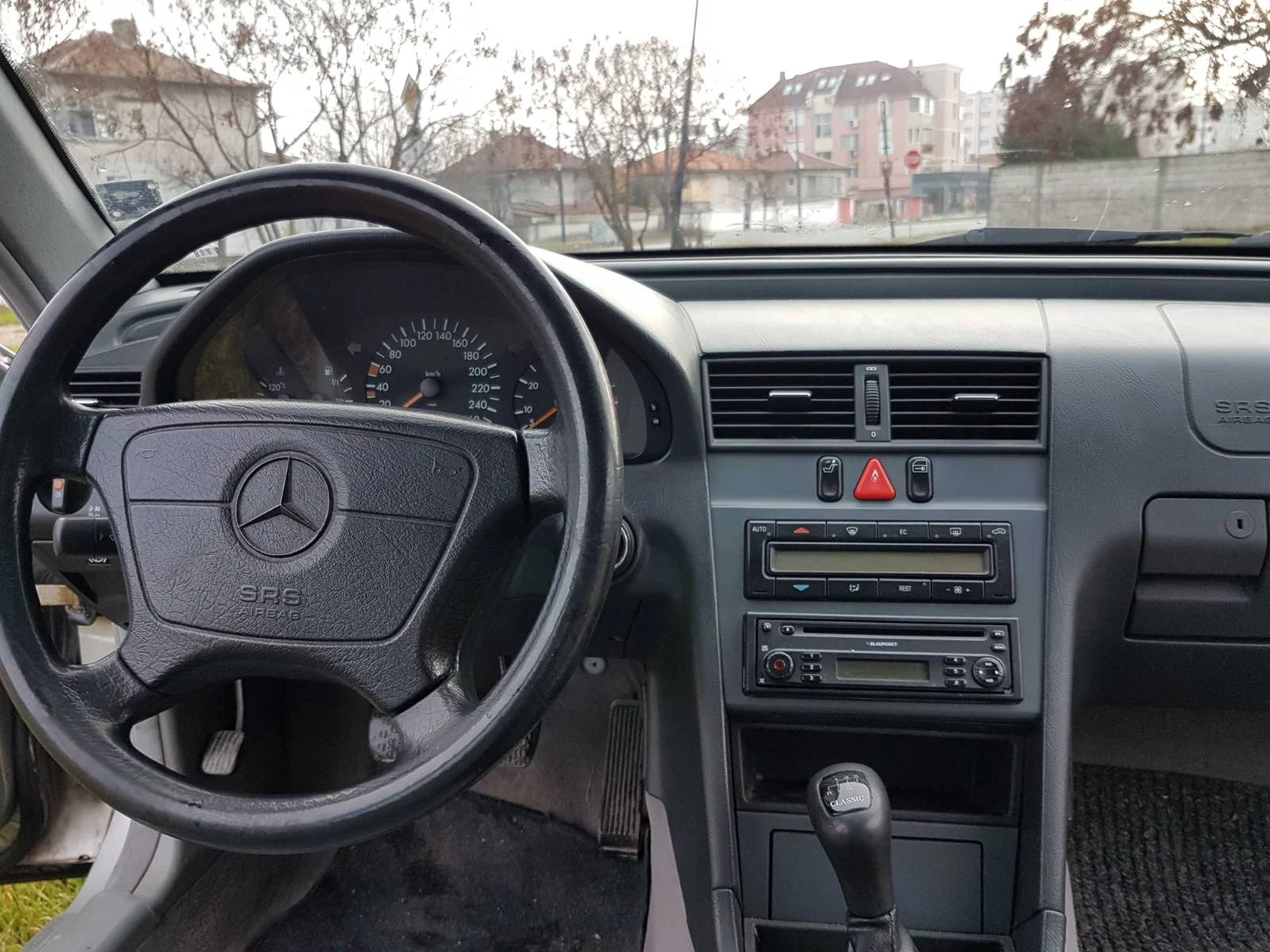 Mercedes-Benz 200, снимка 5 - Автомобили и джипове - 55656791