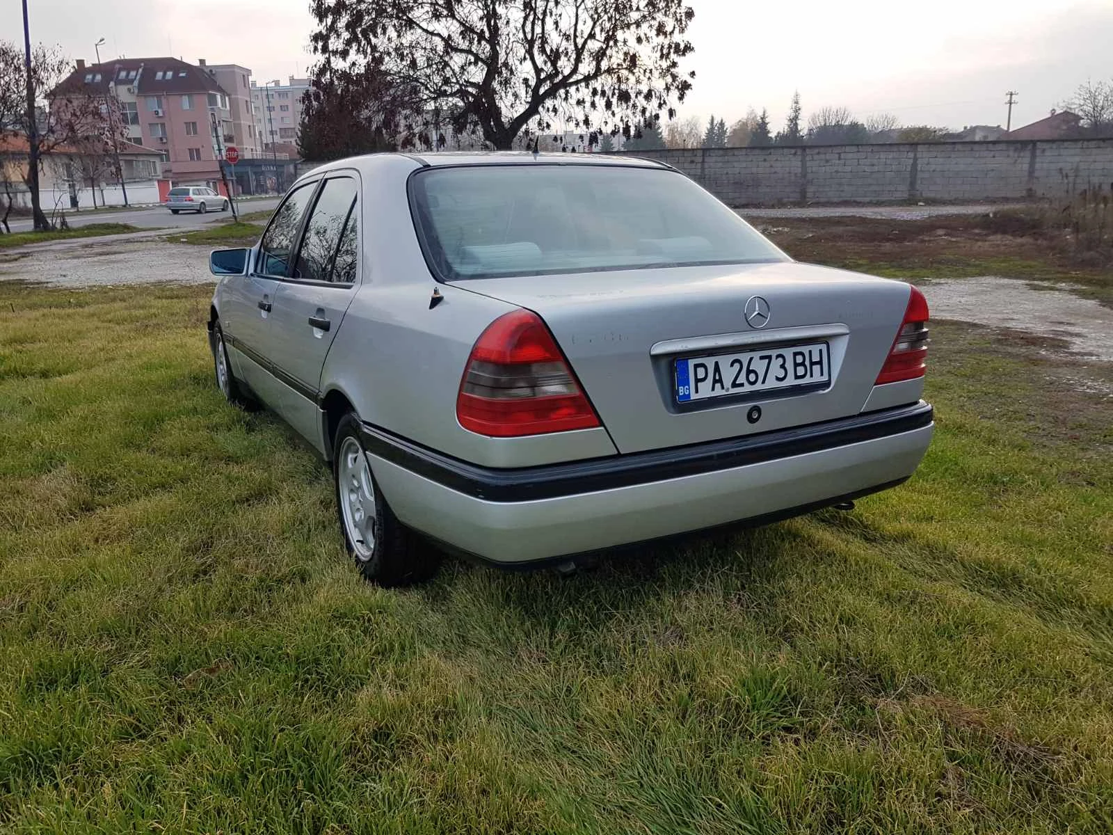 Mercedes-Benz 200, снимка 3 - Автомобили и джипове - 55656791