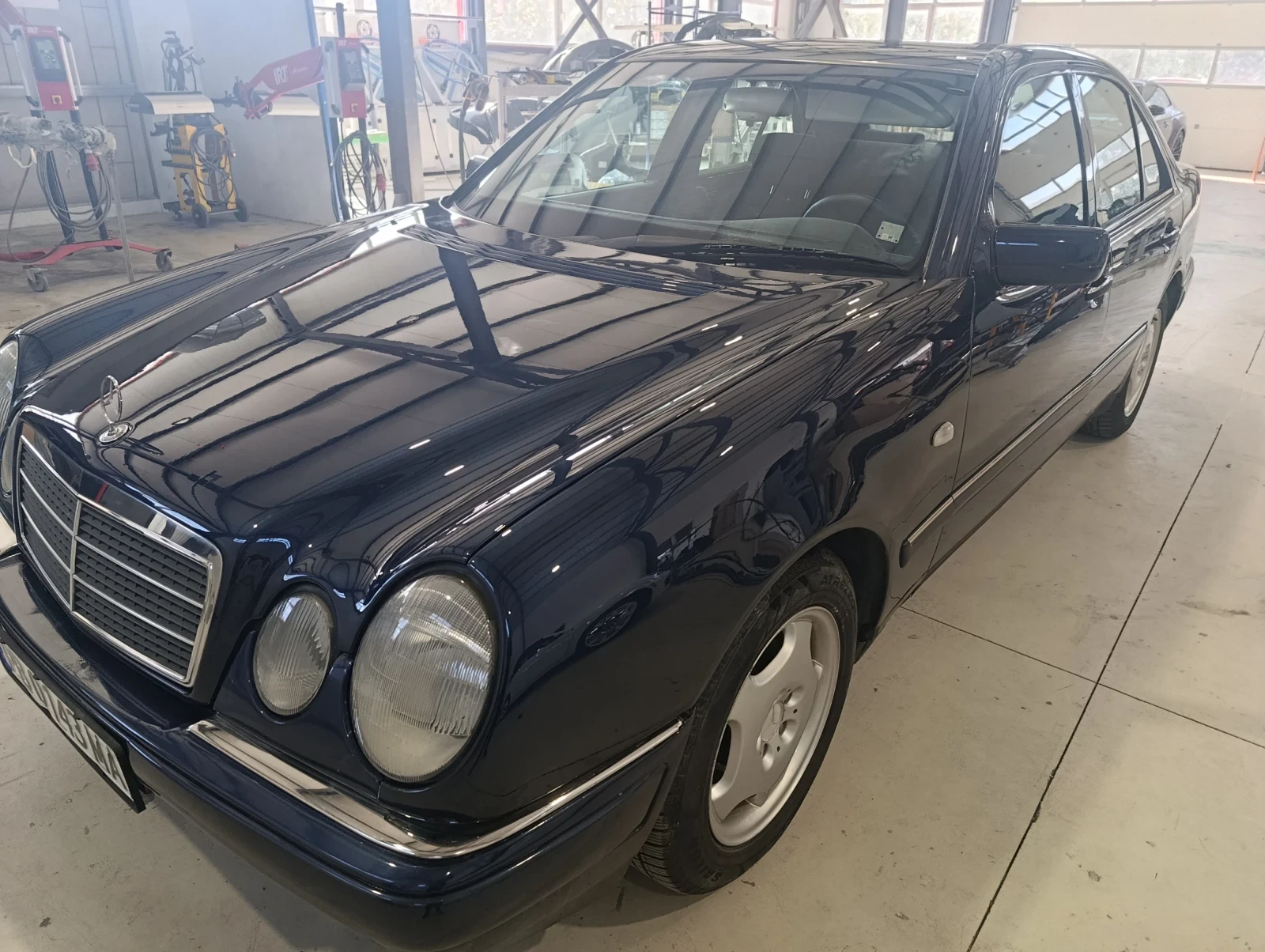 Mercedes-Benz E 250, снимка 2 - Автомобили и джипове - 56407404