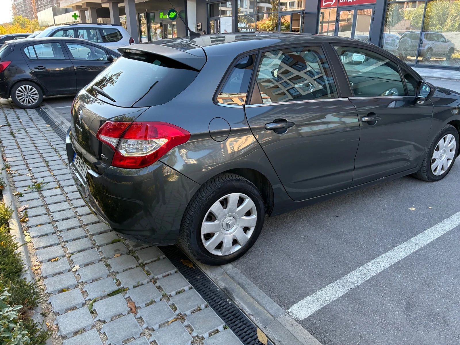 Citroen C4 1.6 e-hdi, снимка 4 - Автомобили и джипове - 56570591