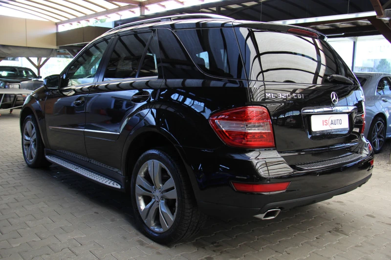 Mercedes-Benz ML 300 4Matic/Facelift/Navi/Xenon, снимка 6 - Автомобили и джипове - 46086857