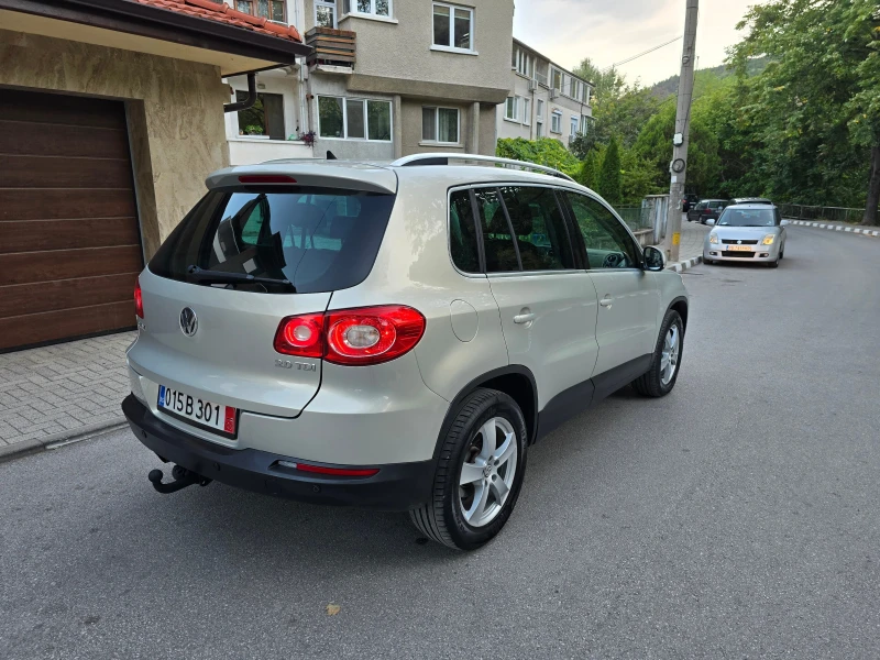 VW Tiguan 2.0TDI /4-Motion/, снимка 4 - Автомобили и джипове - 47582166