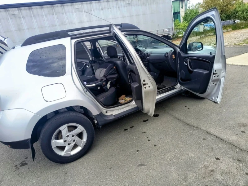 Dacia Duster 1.5 DCi, снимка 9 - Автомобили и джипове - 48274816