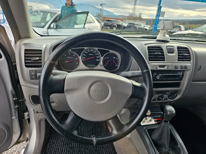 Isuzu D-max 3.0 D 4x4 , снимка 11 - Автомобили и джипове - 48441807