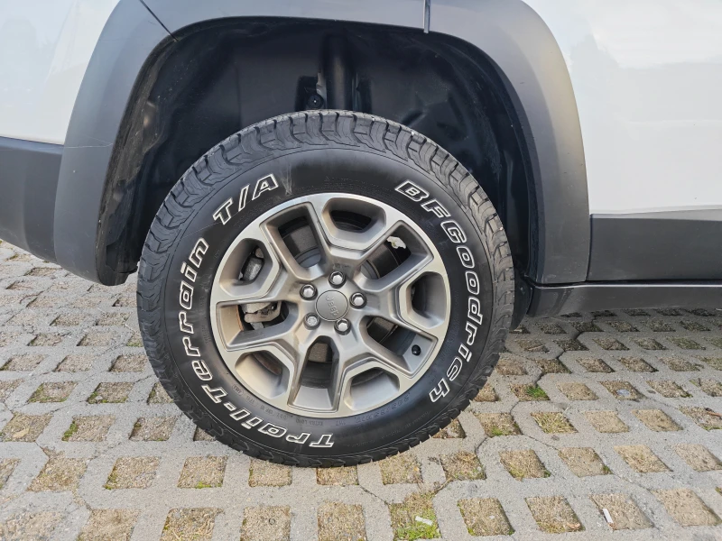 Jeep Cherokee trailhawk, снимка 10 - Автомобили и джипове - 52535172