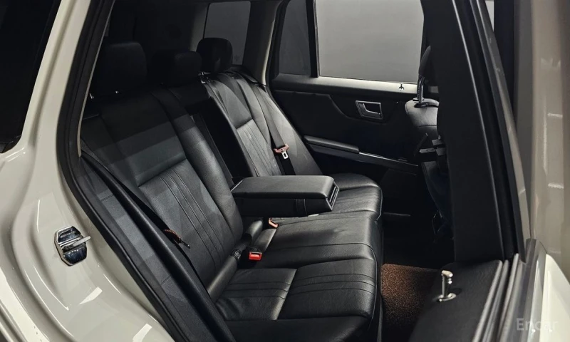 Mercedes-Benz GLK, снимка 12 - Автомобили и джипове - 52704855