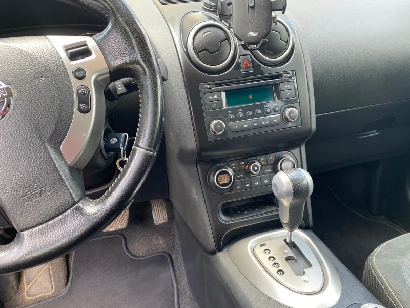 Nissan Qashqai 4х4, бензин, 2.0, автоматик, снимка 7 - Автомобили и джипове - 52996185