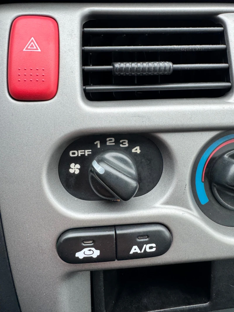 Honda Hr-v 1.6 105 к.с CLIMA, снимка 12 - Автомобили и джипове - 53210838