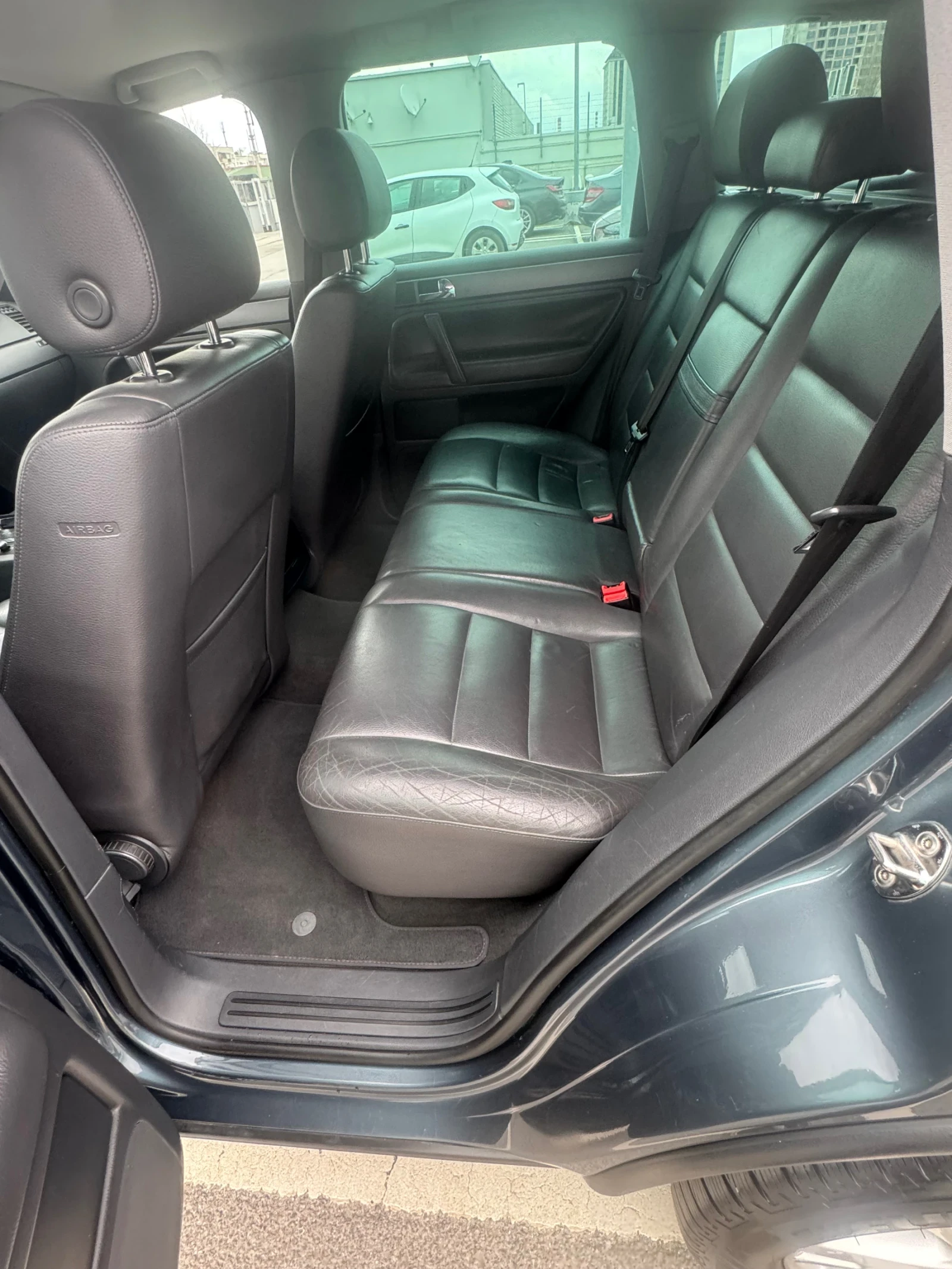 VW Touareg 3.0 TDI НОРМАЛНО ОКАЧВАНЕП ПЕЧКА WEBASTO, снимка 11 - Автомобили и джипове - 53931443